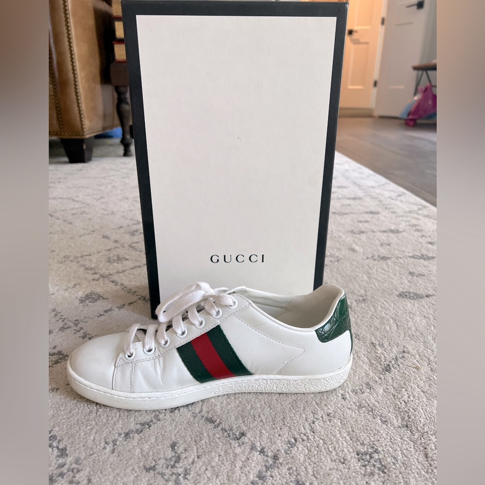 GUCCI Ace Leather Sneaker size 35.5